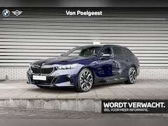 BMW 5-serie Touring - 530e M Sportpakket Pro / Innovation Pack / Travel Pack / Panoramadak / Trekhaak