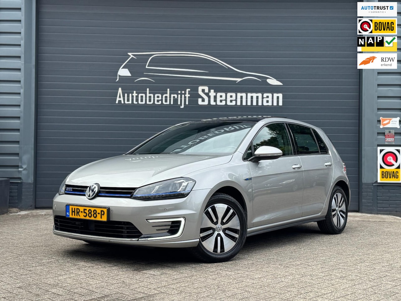 Volkswagen Golf - 1.4 TSI GTE | Pano | Trekhaak | Camera | DAB - AutoWereld.nl