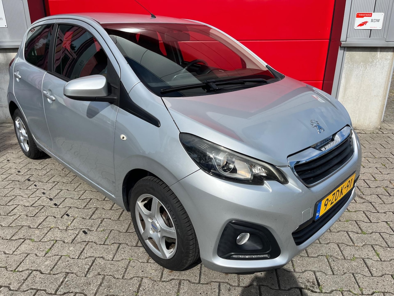 Peugeot 108 - 1.0 VTi 69pk Active Automaat / Airco / 4 seizoenenbanden / Pack premium / stuurbekrachtigi - AutoWereld.nl