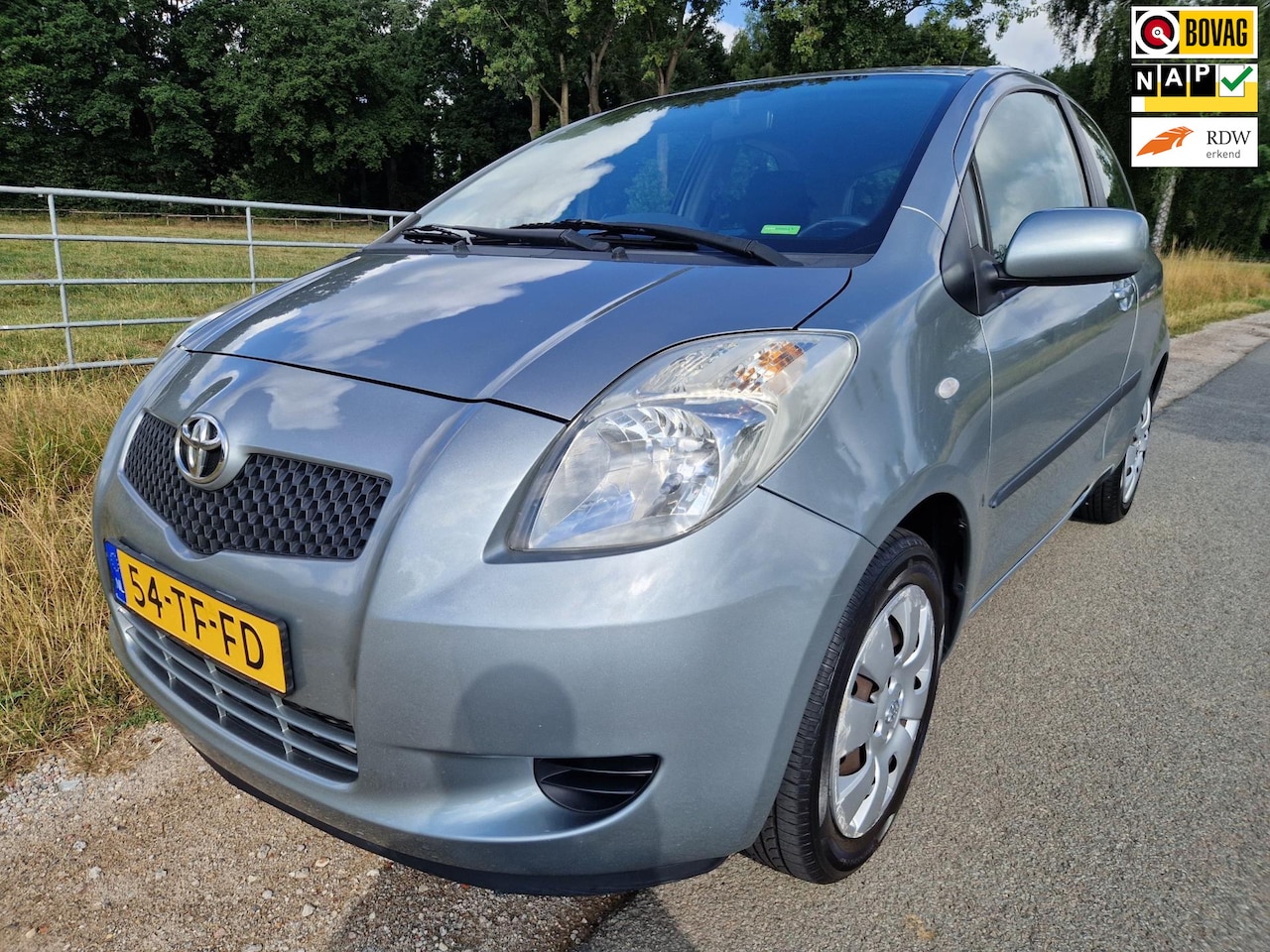 Toyota Yaris - 1.3 VVTi Sol pas 87.700km met airco en trekhaak - AutoWereld.nl
