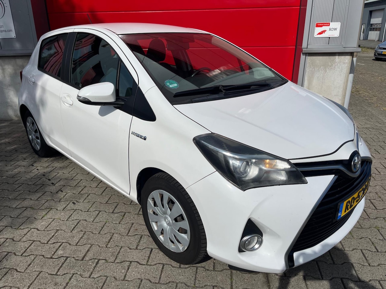 Toyota Yaris - 1.5 Hybrid Now Automaat / Cruise control / Automatische airconditioning / Hogere instap / - AutoWereld.nl