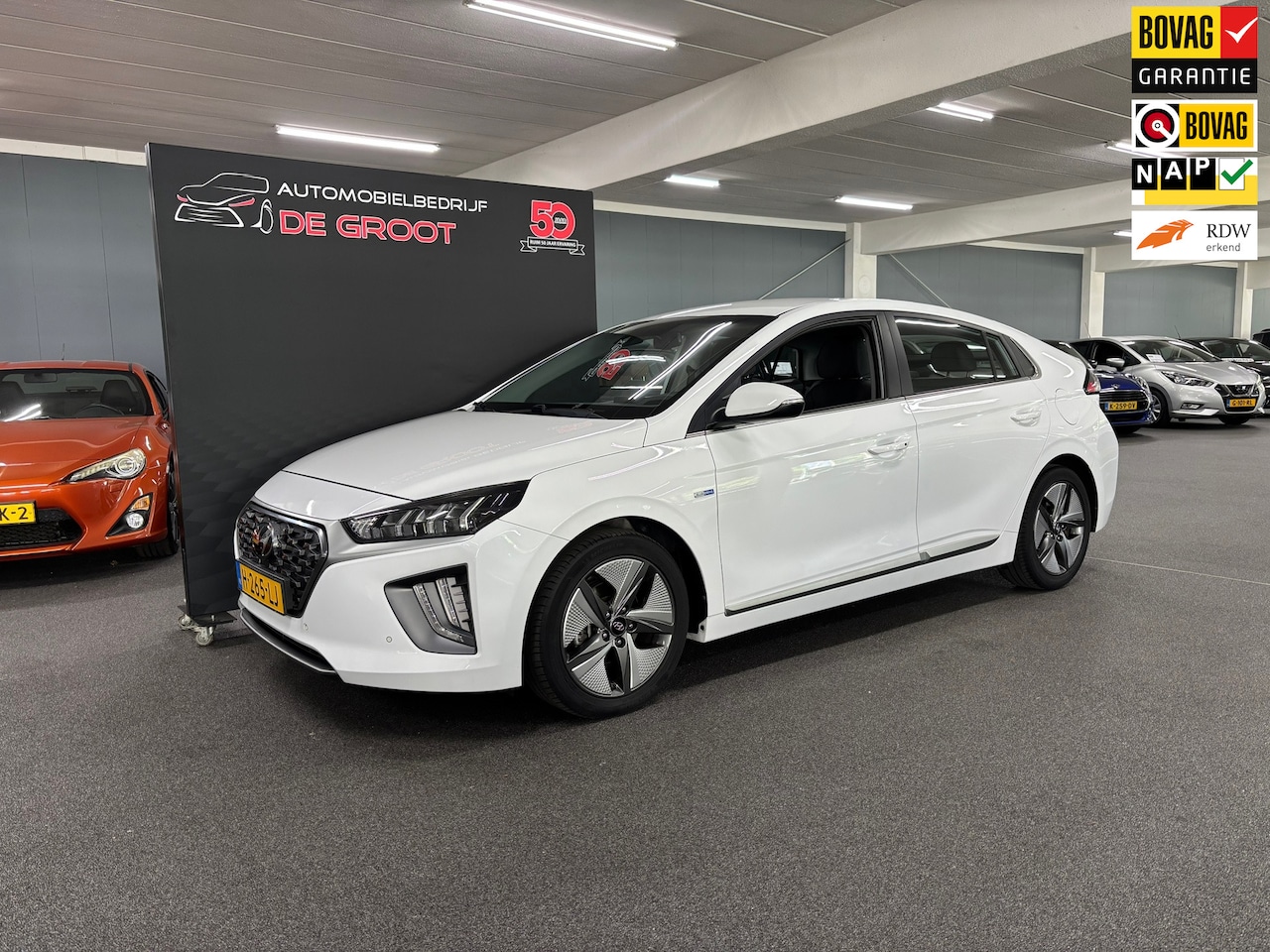 Hyundai IONIQ - 1.6 GDi Comfort / NL-auto, Automaat, Cruise control, Draadloze telefoonlader, Camera - AutoWereld.nl