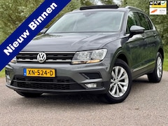 Volkswagen Tiguan - 1.5 TSI ACT Comfortline Business Automaat Panodak Stoelverwarming Navi Dealer Onderhouden