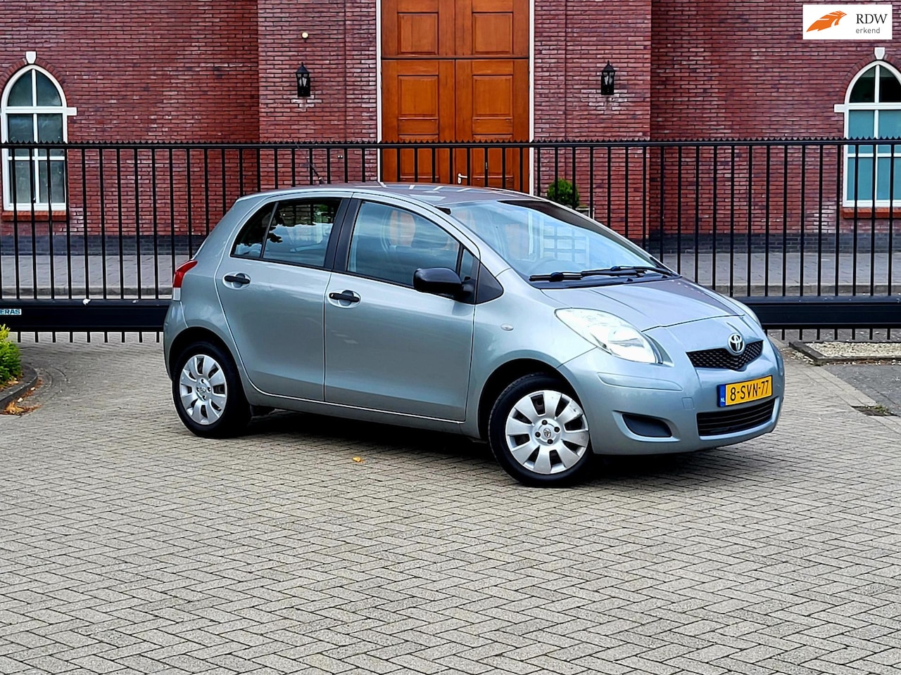 Toyota Yaris - 1.0 VVTi Acces / Airco / 5 deurs / Elektrische ramen / Trekhaak - AutoWereld.nl