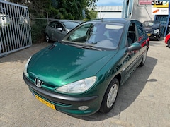 Peugeot 206 - 1.4 Gentry Automaat, Airco, Trekhaak, Apk 02/2026, Nap