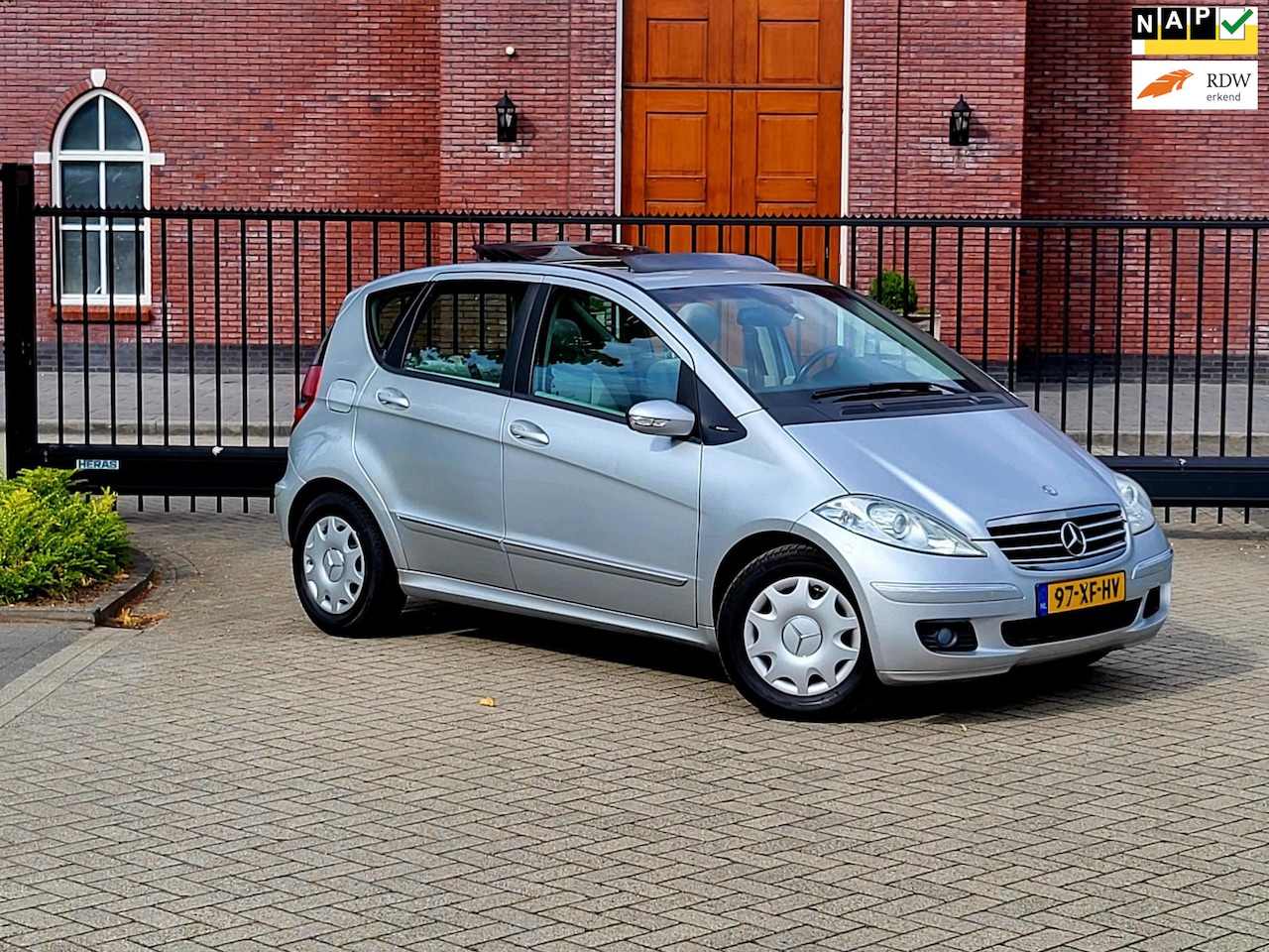 Mercedes-Benz A-klasse - 170 Avantgarde / Automaat / 1e eigenaar / Nap / Open dak / Nieuwe Apk - AutoWereld.nl