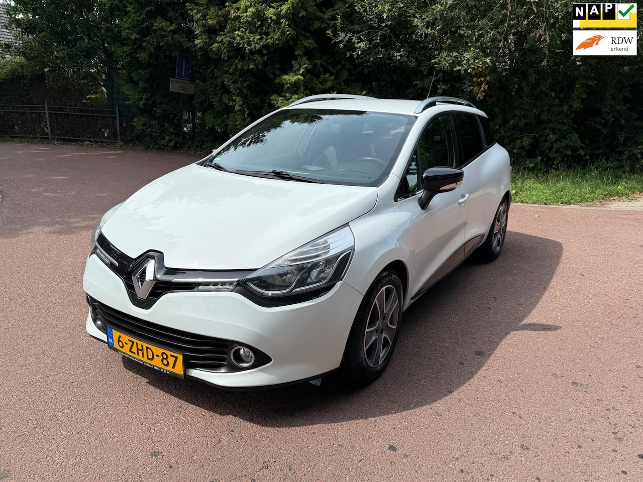 Renault Clio Estate - 0.9 TCe Night&Day / Navi / Airco / PDC / NAP / Apk - AutoWereld.nl