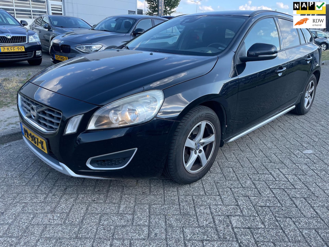 Volvo V60 - 1.6 DRIVe Momentum 1.6 DRIVe Momentum - AutoWereld.nl