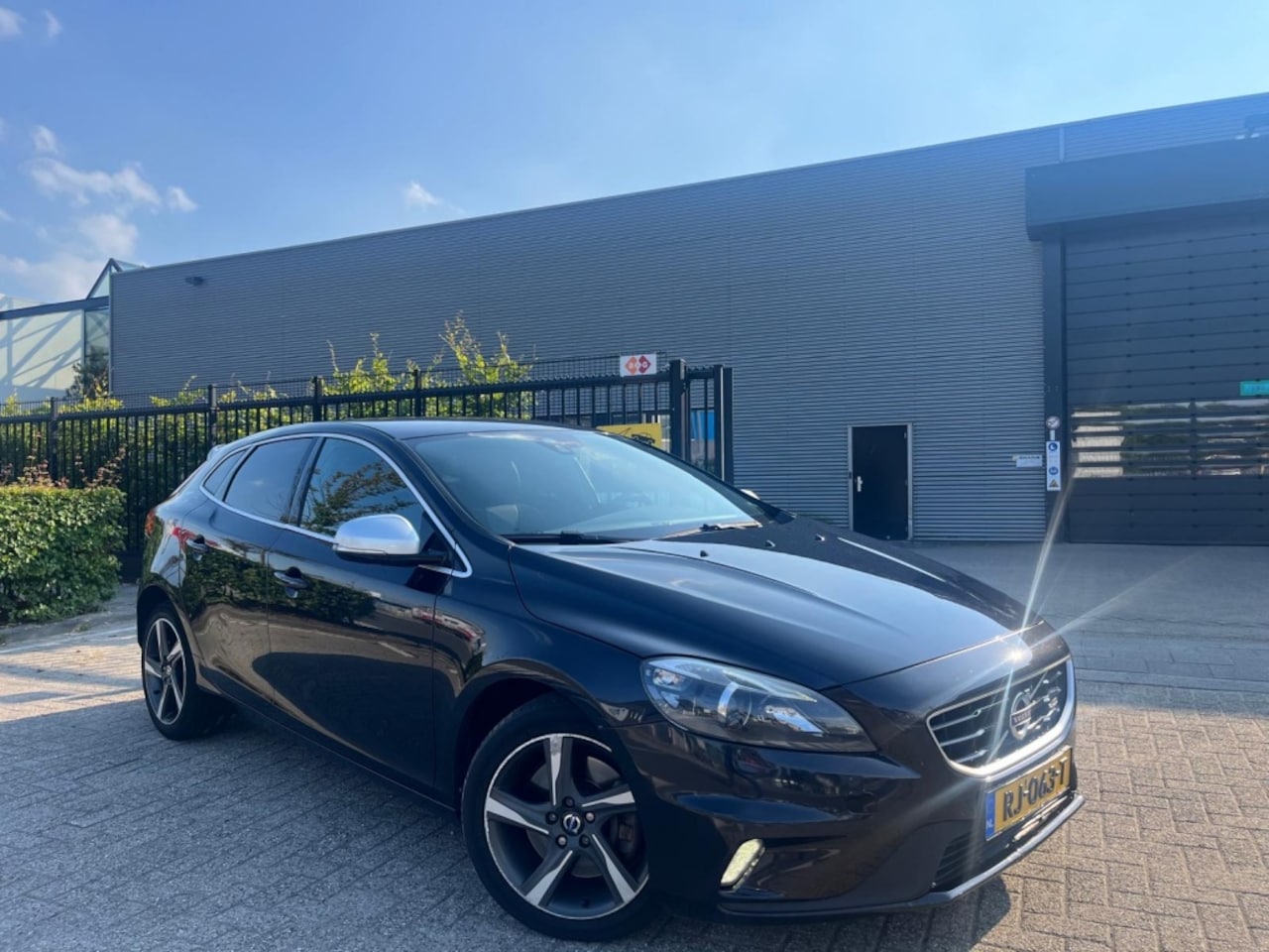 Volvo V40 - 2.0 D3 R-Design Automaat Leer|Navi 2014 - AutoWereld.nl
