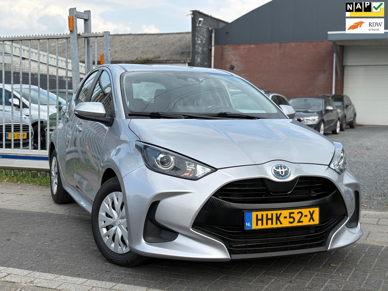 Toyota Yaris - 1.5 Hybrid Active | Automaat | Apple CarPlay | A.Camera | - AutoWereld.nl