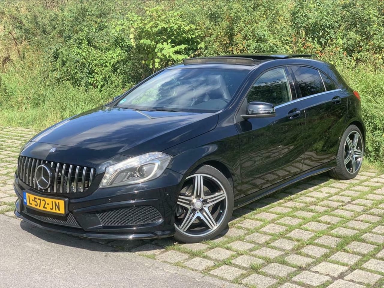 Mercedes-Benz A-klasse - 250 Sport Aut AMG PANO STANDKACHEL MEMORY - AutoWereld.nl