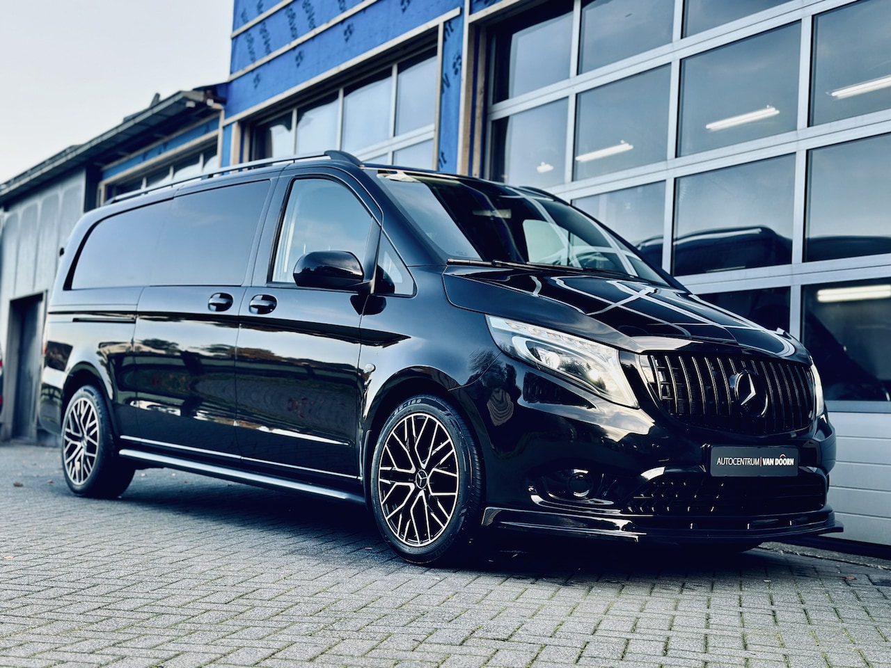 Mercedes-Benz Vito - 116 CDI Automaat | Exclusive | Extra Lang | Dubbele Cab. | 6 persoons | Led | Leer | Stand - AutoWereld.nl