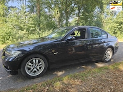 BMW 3-serie - 318i High Executive
