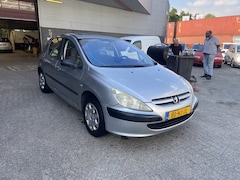 Peugeot 307 - 1.6-16V XT