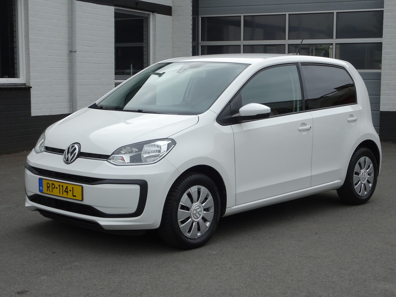 Volkswagen Up! - 1.0 BMT move up! Airco, elektrische ramen, centrale vergrendeling, elektrische spiegels, e - AutoWereld.nl