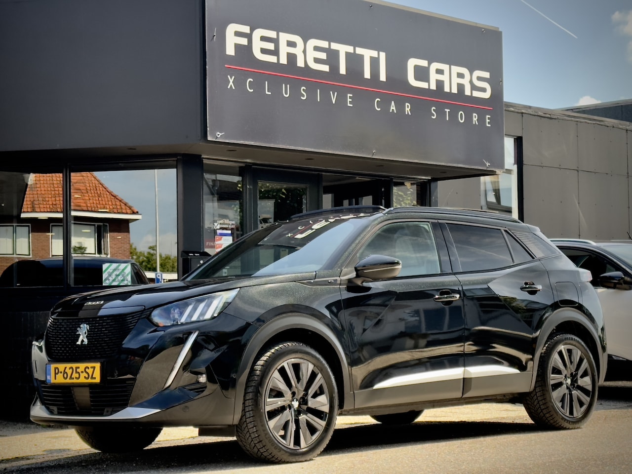 Peugeot e-2008 - EV GT PACK 50KWH 97D.KM PANOADAK LEDER NAVI CAMERA-360 APPLE-CARPLAY LED LMV PDC - AutoWereld.nl