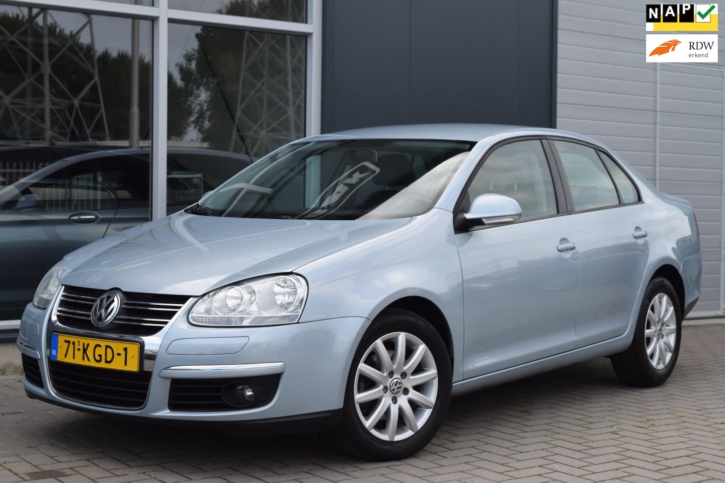 Volkswagen Jetta - 1.4 TSI Trendline | Automaat | Airco | Navi | NAP + APK 7-2026 ! - AutoWereld.nl