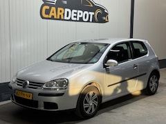 Volkswagen Golf - 1.6 FSI Trendline