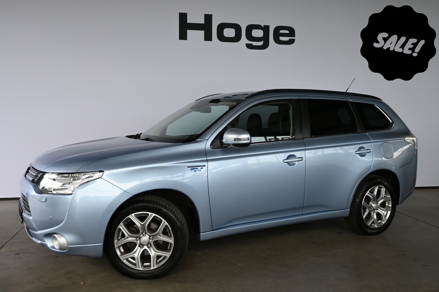 Mitsubishi Outlander - 2.0 PHEV Instyle+ Navigatie Cruise controle Climate control Stoelverwarming Camera Inruil - AutoWereld.nl