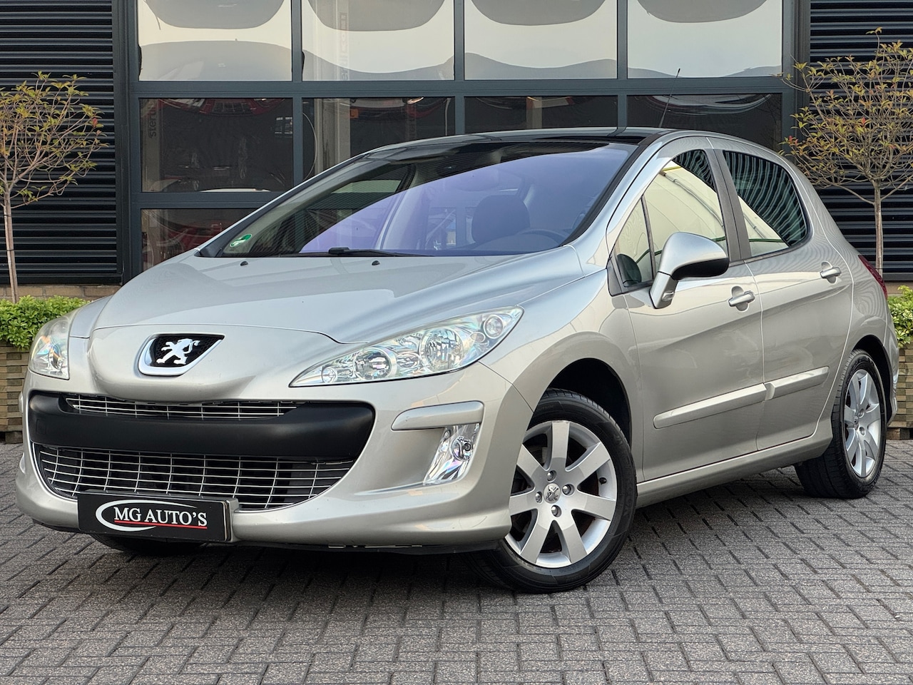 Peugeot 308 - 1.6 VTi XT | Panoramadak | Trekhaak | Cruise Control | Climate Control | Licht/Regen Senso - AutoWereld.nl