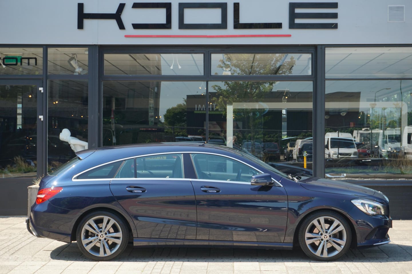 Mercedes-Benz CLA-klasse Shooting Brake - 180 Business Solution Trekhaak | Apple Carplay | LED - AutoWereld.nl