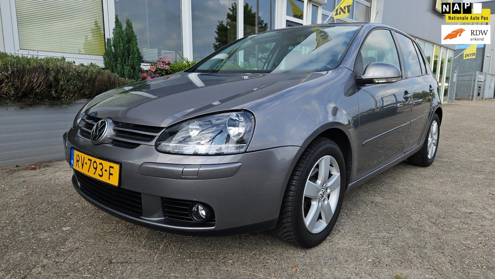 Volkswagen Golf - 1.4 Trendline | Airco | PDC | Cruise | Carplay Radio - AutoWereld.nl
