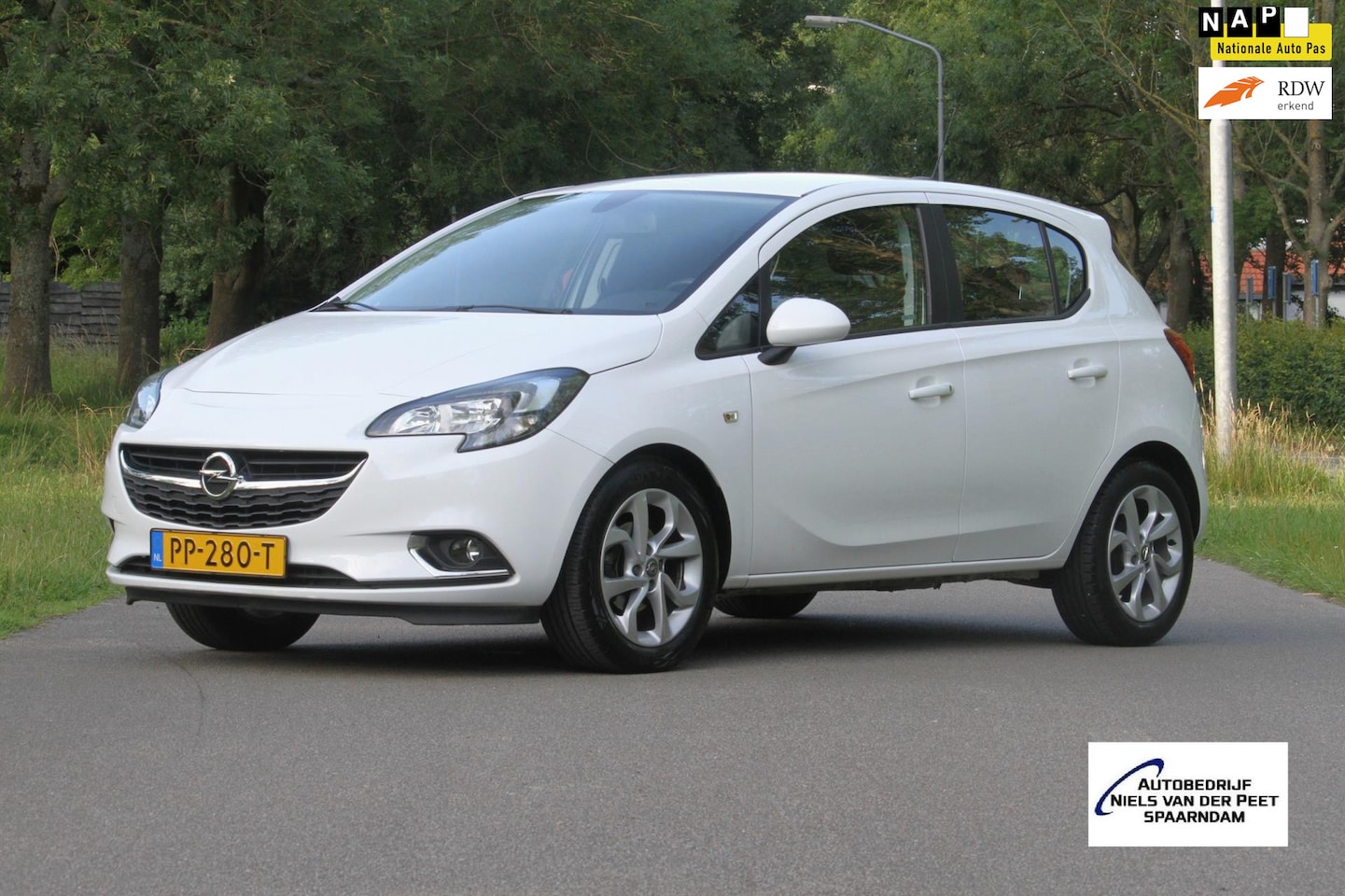 Opel Corsa - 1.4 Online Edition 5 deurs / Dealer onderhouden / Sportvelgen / Airco / Parkeersensoren / - AutoWereld.nl