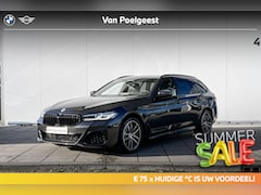 BMW 5-serie Touring - 530e xDrive M-Sport Driving Assistant Professional / Electrische Trekhaak / Head Up Displa