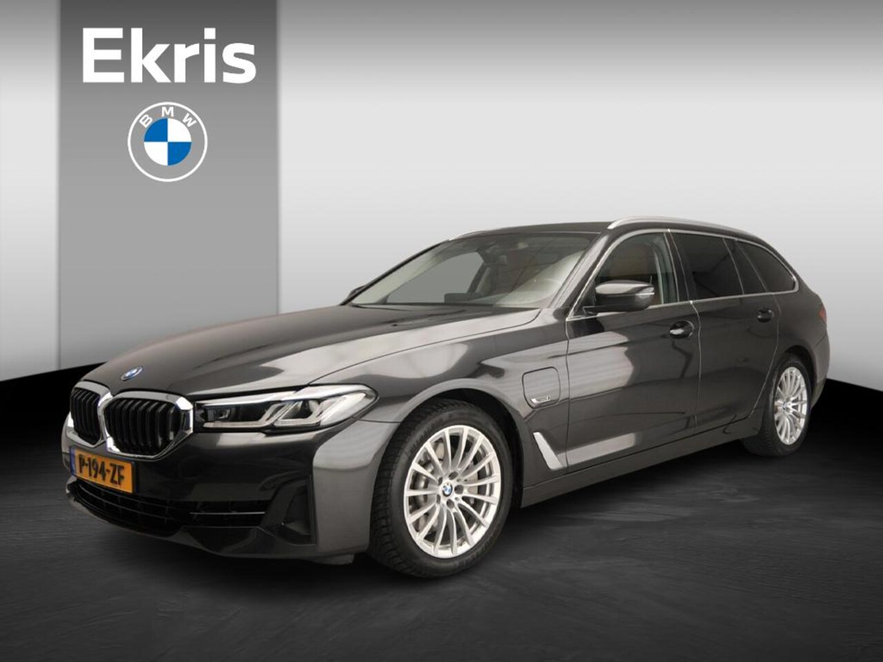 BMW 5-serie Touring - 530e | Laserlicht | Leder | Navigatie | Comfortzetels | Trekhaak | Stoelverwarming | Chrom - AutoWereld.nl