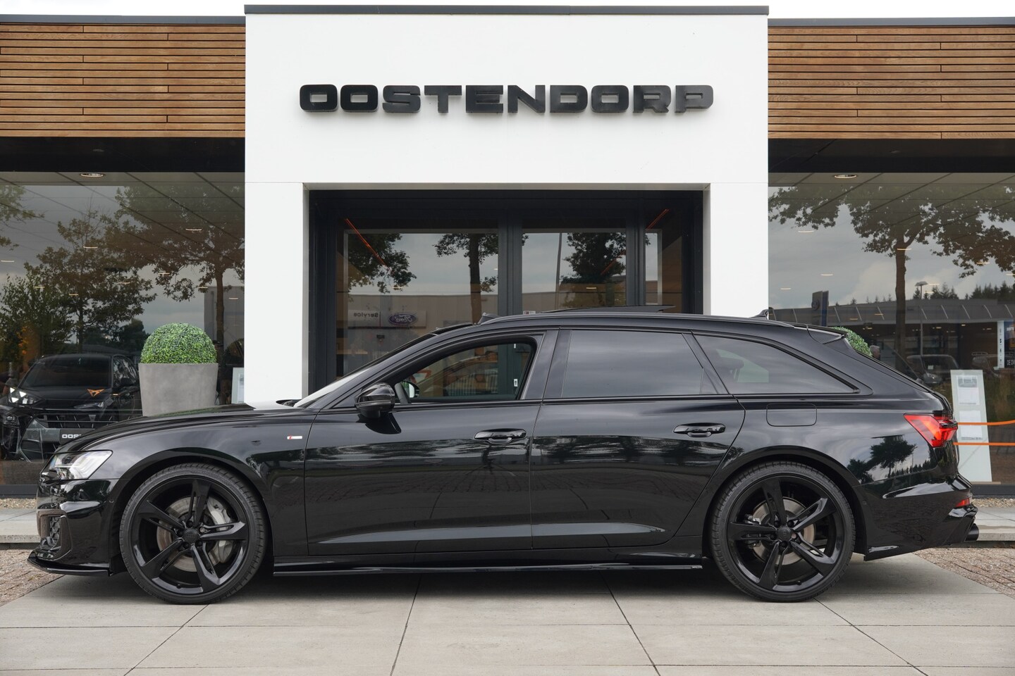 Audi A6 Avant - 50TFSIe/299pk Quattro S-Line Competition Blackstyle|2024|Panoramadak|Trekhaak|21"Black|Hea - AutoWereld.nl