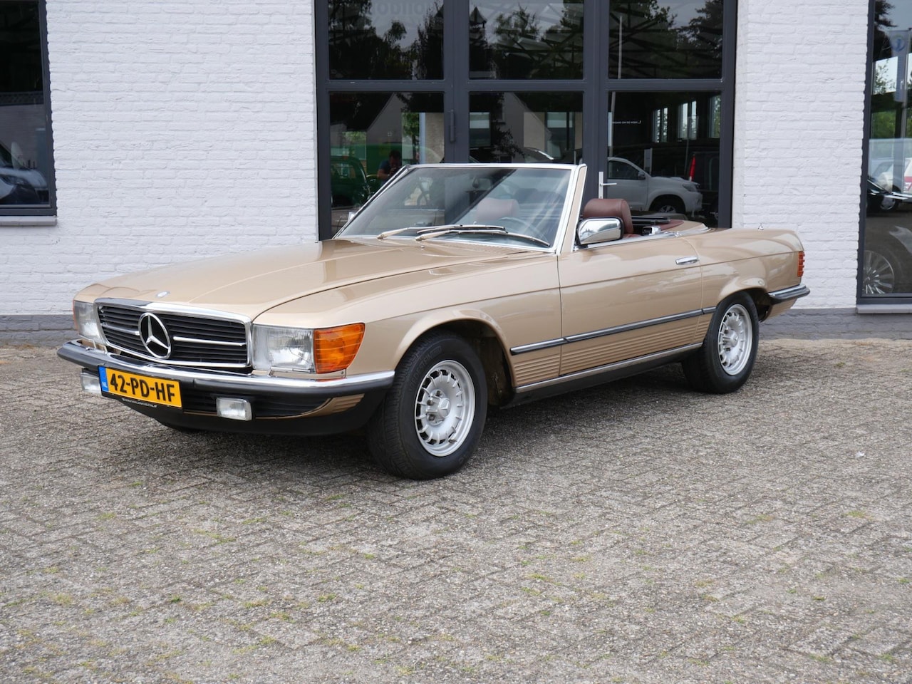 Mercedes-Benz SL-klasse Cabrio - 280 SL 5 Bak 190.000KM !!! Topstaat - AutoWereld.nl