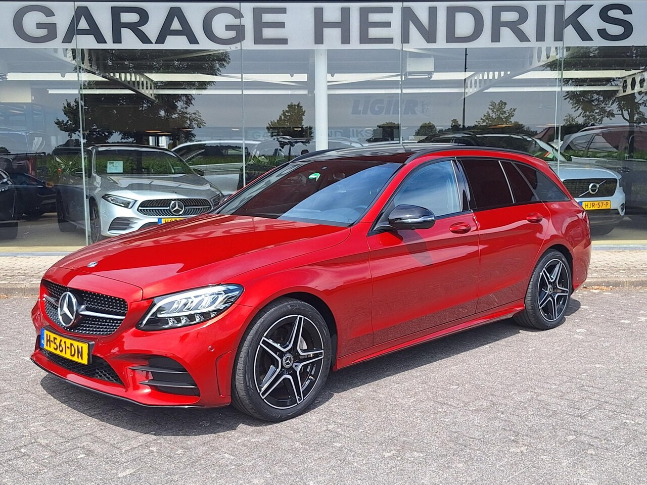 Mercedes-Benz C-klasse Estate - 180 AMG Virtual | Pano | 360 cam | Sfeer | Leder alcantara | Trekhaak 1800kg | occasion - AutoWereld.nl