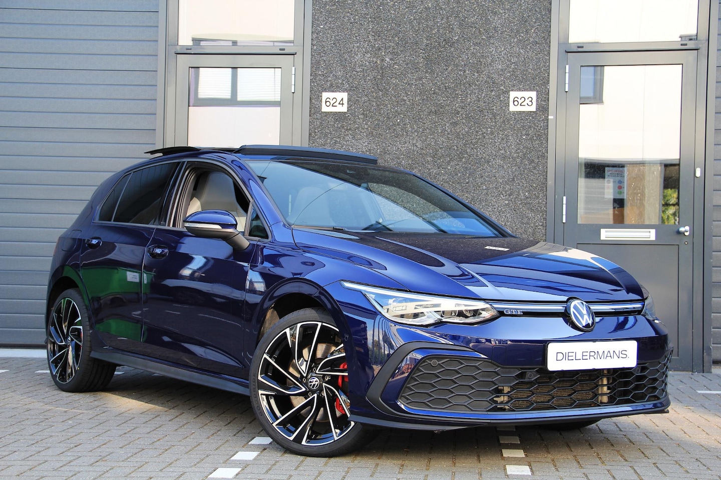 Volkswagen Golf - 1.4 eHybrid GTE Lederen bekleding | Panorama dak | 19' Adelaide velgen | Vol - AutoWereld.nl