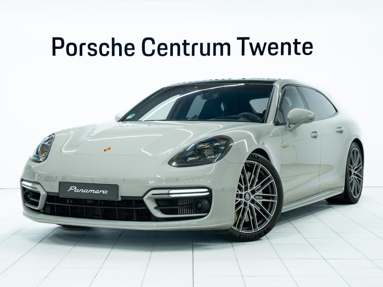 Porsche Panamera Sport Turismo - Turbo S E-Hybrid - AutoWereld.nl