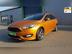 Ford Focus Wagon - 1.0 ST-Line in super uitvoering Prachtige kleur Climate Cruise Navi Camera All season band