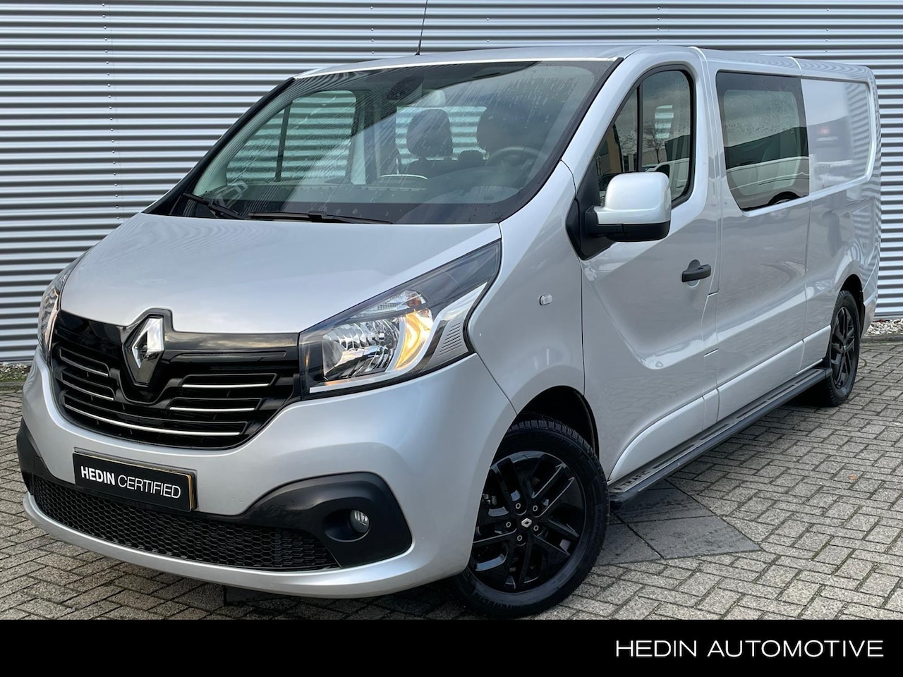 Renault Trafic - Dubbele Cabine 1.6 dCi T29 L2H1 DC Luxe | Trekhaak |  Navigatiesysteem | 6-persoons uivoer - AutoWereld.nl