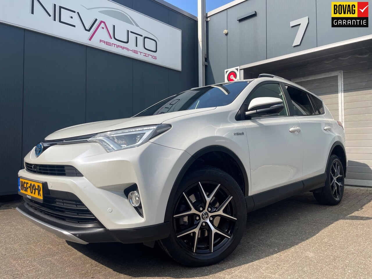 Toyota RAV4 - 2.5 Hybrid Style 360 Camera ACC Stoelverwarming Navi - AutoWereld.nl