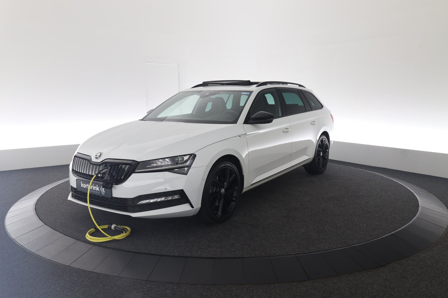 Skoda Superb Combi - 1.4 TSI iV Sportline Business | Pano | Trekhaak | CANTON - AutoWereld.nl