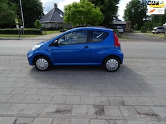 Peugeot 107 - 1.0-12V XS