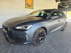CUPRA Leon Sportstourer - 1.4 e-Hybrid VZ Copper Edition / Dealer Onderhouden / Pano Dak / Stoel-/Stuurverwarming