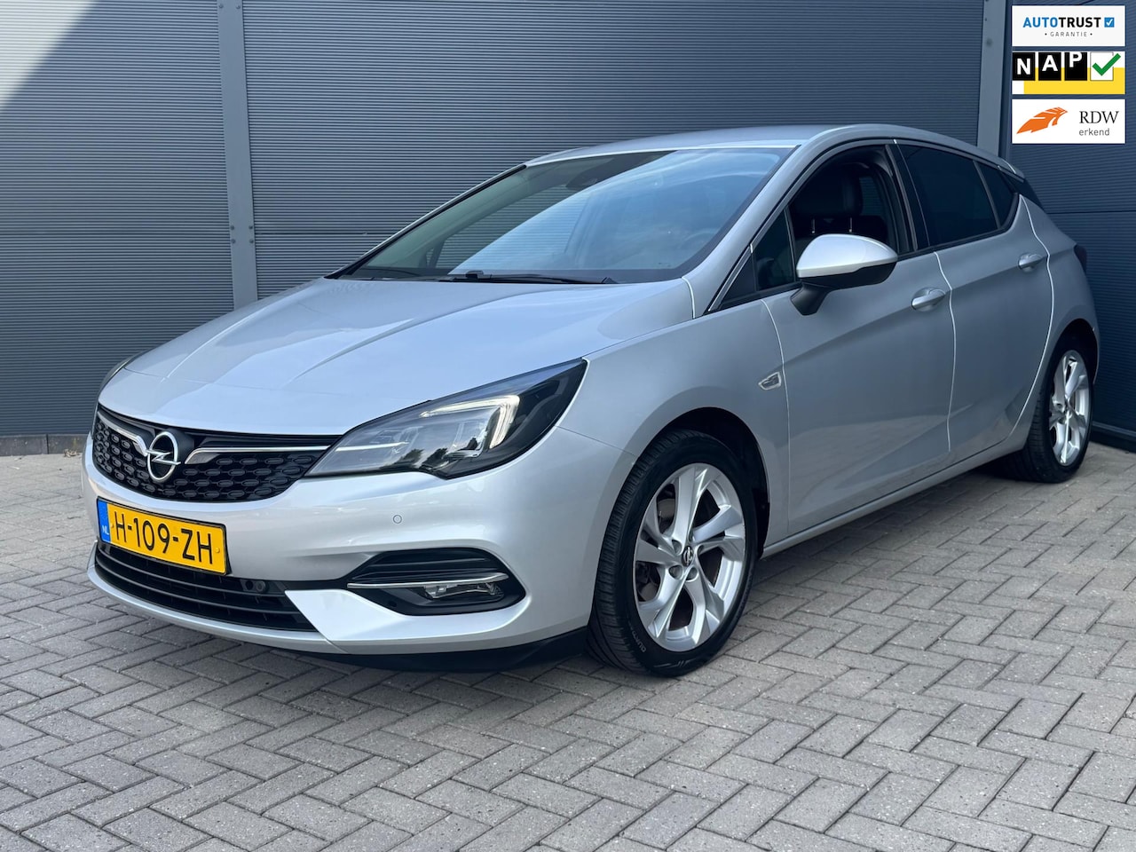 Opel Astra - 1.2 Edition / Camera / Trekhaak / Carplay / Nap - AutoWereld.nl