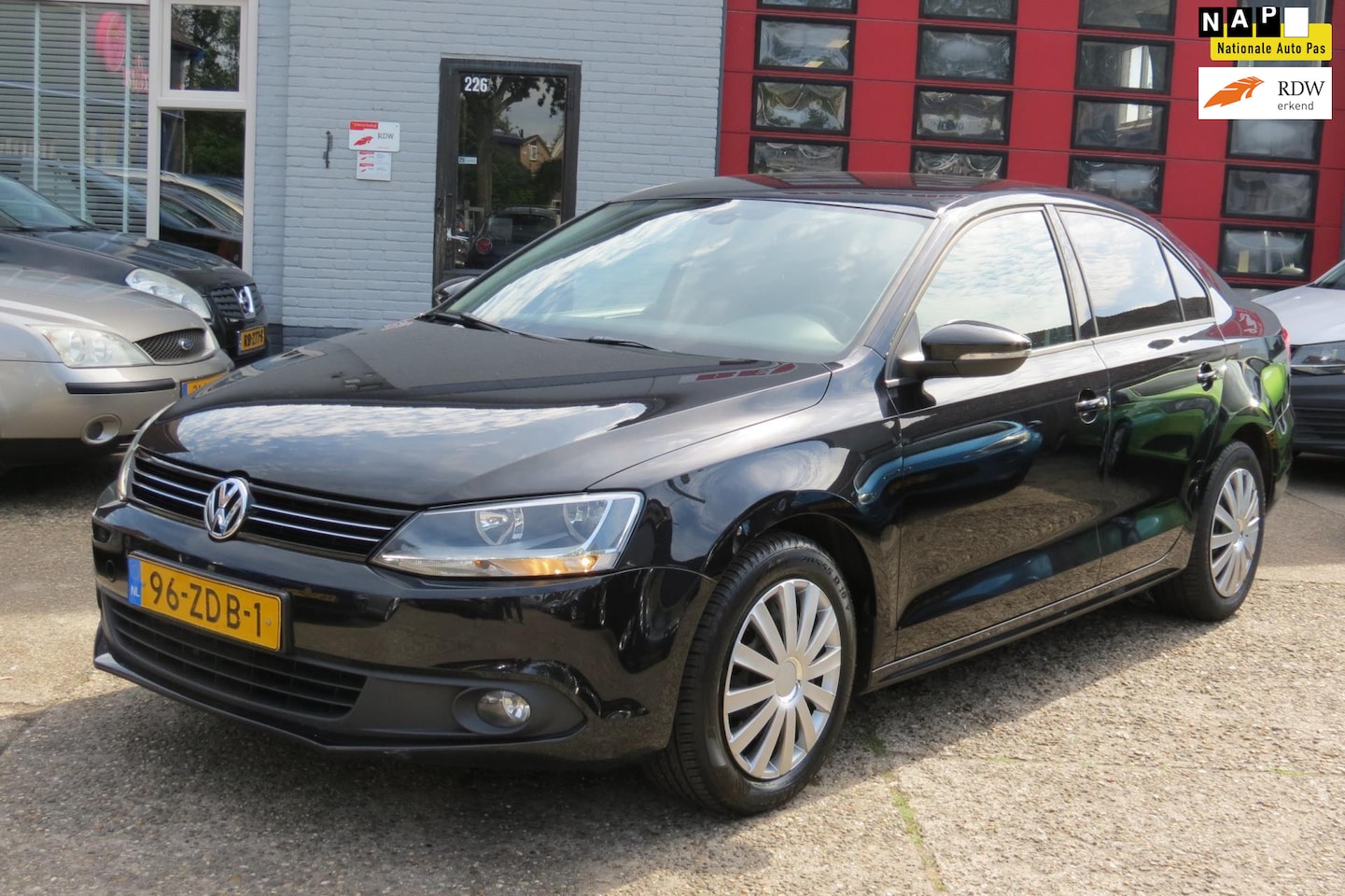 Volkswagen Jetta - 1.2 TSI Comfort Executive Line 1.2 TSI Comfort Executive Line , NAVI , PDC - AutoWereld.nl