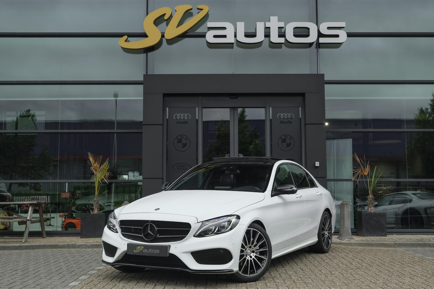 Mercedes-Benz C-klasse - C200 AMG 184pk Panoramadak Burmester Night pakket 19" LMV Command Full led - AutoWereld.nl