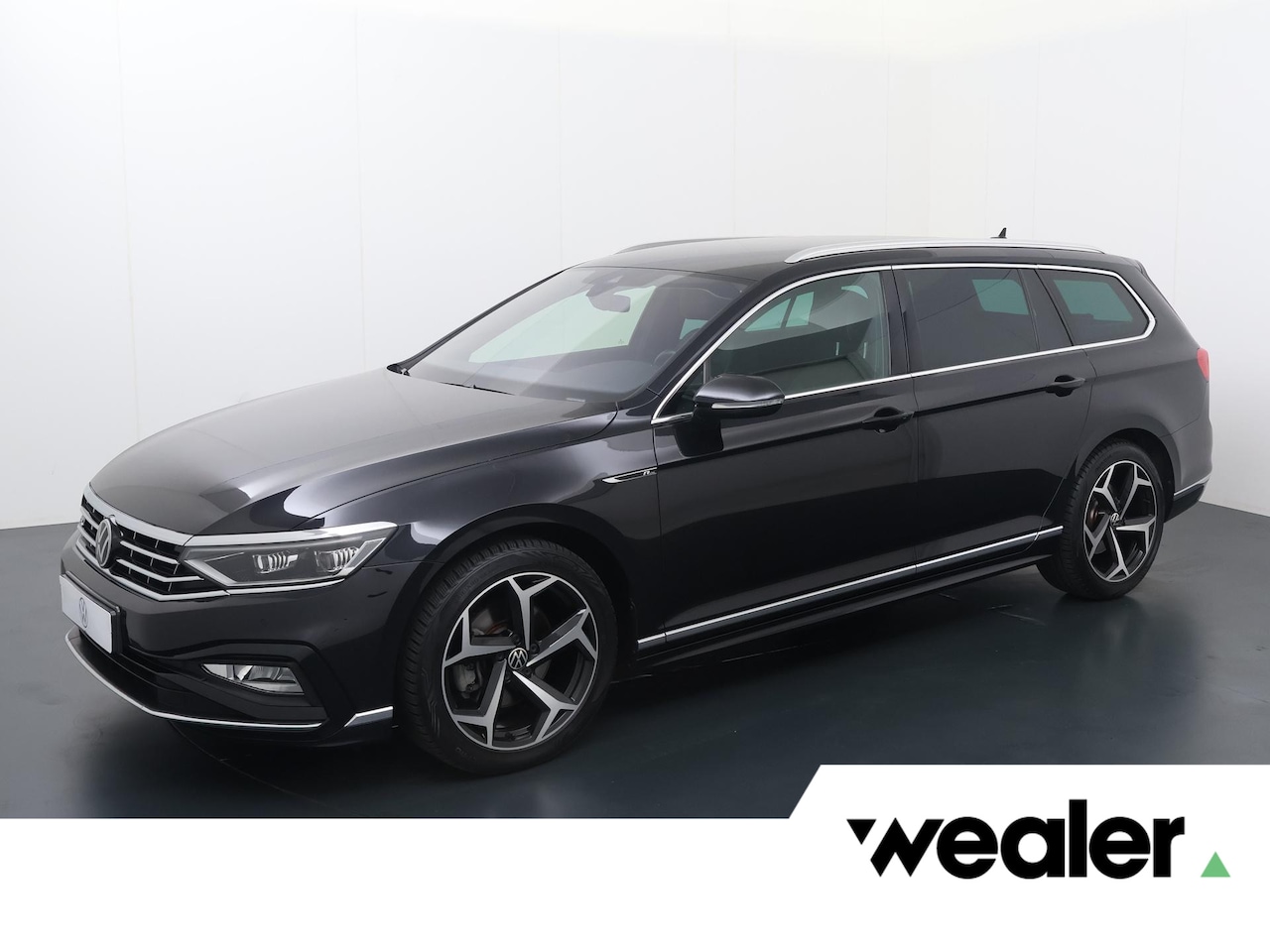 Volkswagen Passat Variant - 1.5 TSI R-Line Business + | 150 PK | Automaat | Navigatie | Apple Carplay/ Android Auto | - AutoWereld.nl
