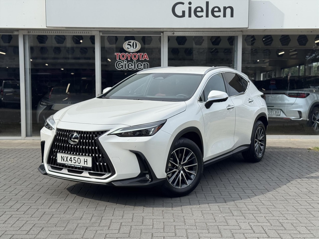 Lexus NX - 450h+ AWD Luxury Line Plus | 360 Camera, Leer, Groot scherm, Dodehoekherkenning, Stoel + S - AutoWereld.nl