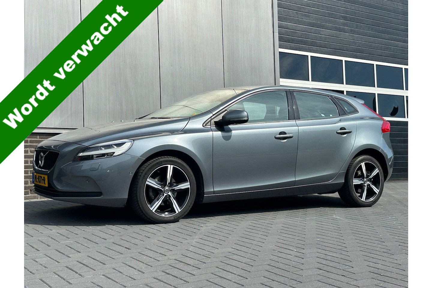 Volvo V40 - 2.0 D2 120 pk Nordic+ / NL-Auto/ Led-Koplamp/ Climate/ Cruise-Controle/ Sport-Stoelen/ Sto - AutoWereld.nl