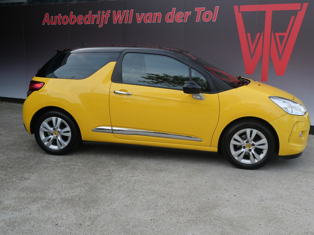 Citroën DS3 - 1.2 PURETECH SO CHIC | CLIMA | CRUISE | NAVI | AIRBAG MODIFICATIE GEHAD!! - AutoWereld.nl