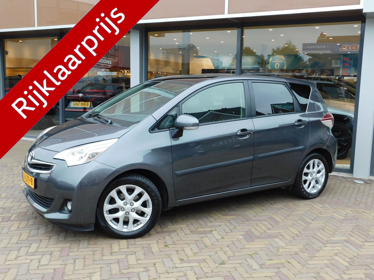 Toyota Verso S - 1.3 VVT-i Trend | Trekhaak | Panoramadak - AutoWereld.nl