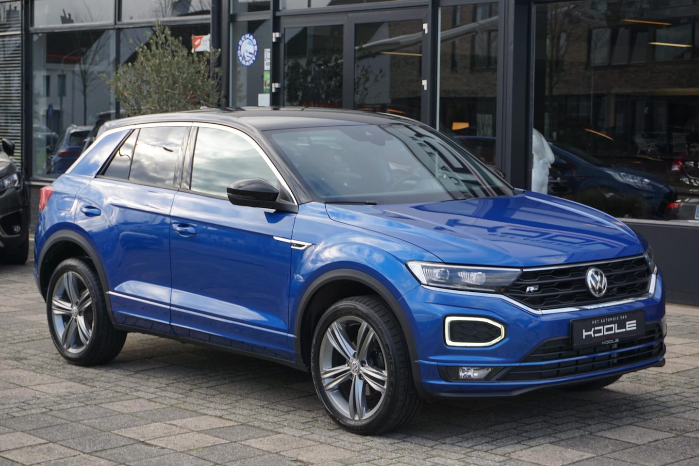 Volkswagen T-Roc - 1.5 TSI Sport Business R | Trekhaak - AutoWereld.nl