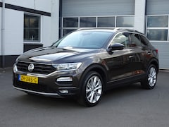 Volkswagen T-Roc - 1.0 TSI Style Automatische airco, licht metalen velgen, navigatie, cruise controle, parkee